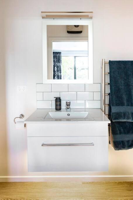 Апартаменты Cosy Coudret Flat Кромвель Экстерьер фото